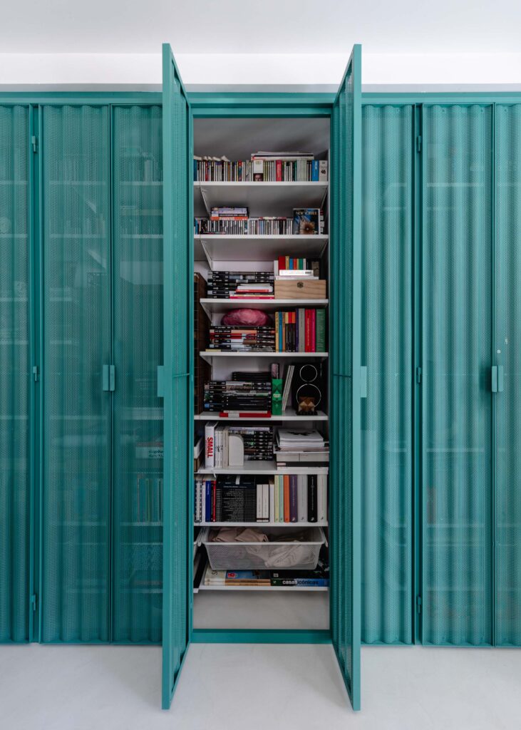 A house is a metalcore Crac Arquitectura