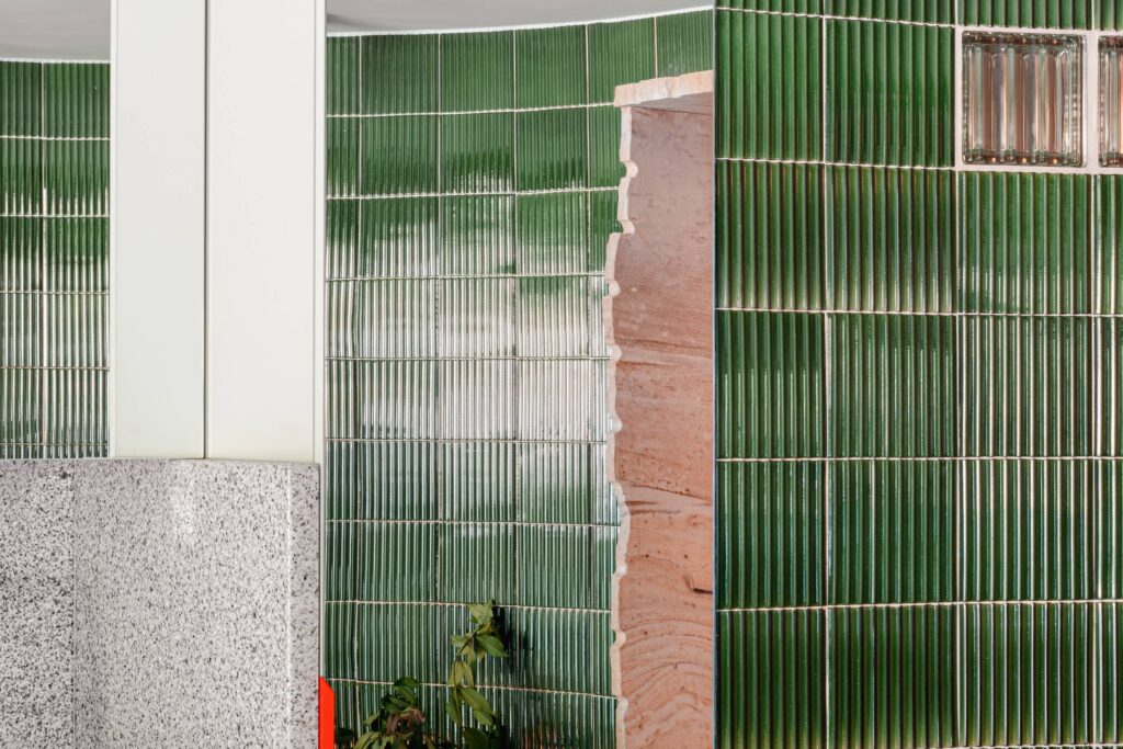 THE UNPLANNED DOMESTIC PROTOTYPE Ismael Medina Manzano